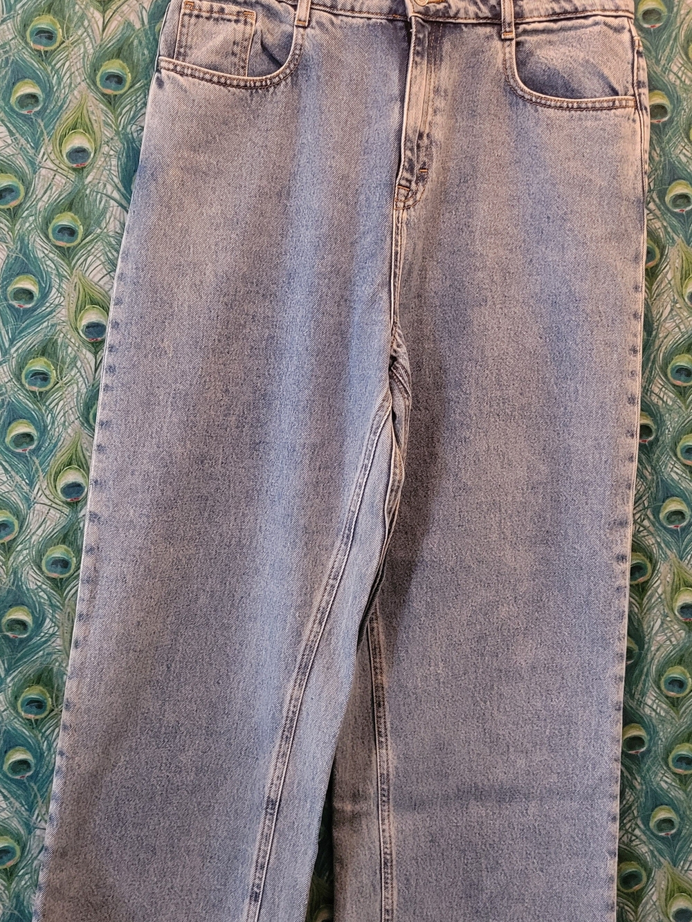 Frank & Oak Light Blue Straight-Leg Women’s Jeans with Raw Hem